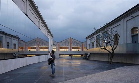 milano led fondazione prada ingresso|visita fondazione prada.